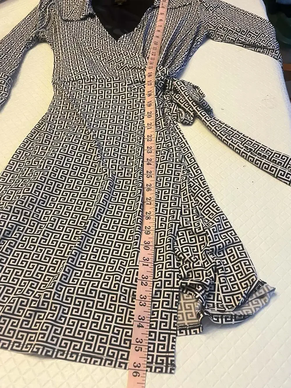 Laundry by Shelli Segal Greek Key Print Wrap Dress Size S career office modest - Picture 7 of 7